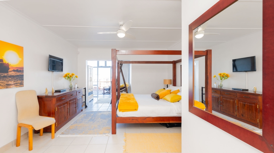 6 Bedroom Property for Sale in Struisbaai Western Cape